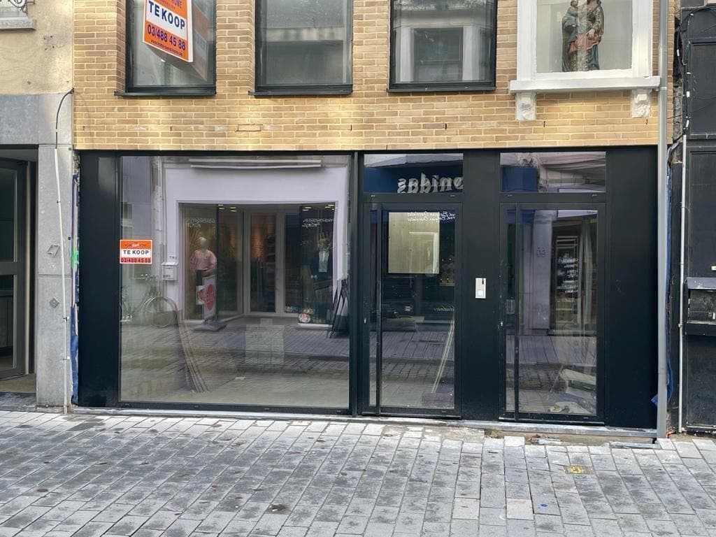 Nieuwbouw casco handelsruimte op centrale locatie te Lier