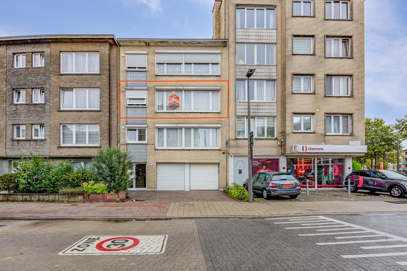 Ruim appartement met 2 slaapkamers in Antwerpen, EPC B, optioneel garage te koop.